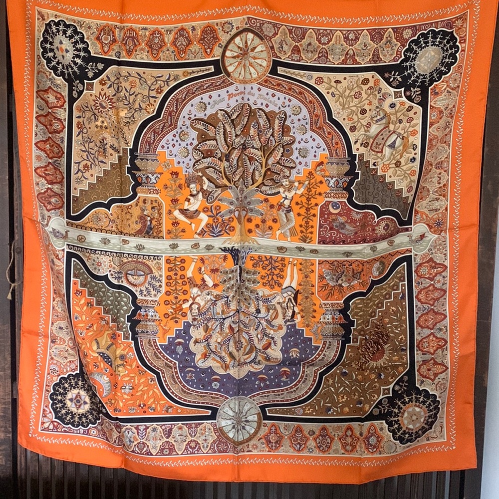 Châle Hermès Aux Portes Du Palais - Cachemire Et Soie - Motif Floral - Occasion